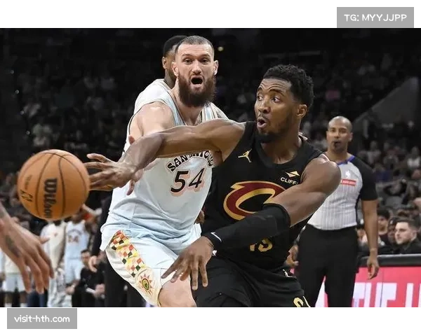 拉文31分带领球队取胜，表现抢眼助力胜利